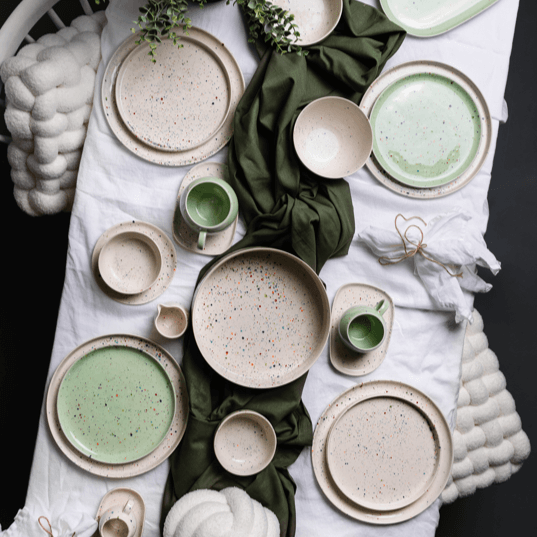 Egg Back Home // Party Collection Dinner Plates 11"