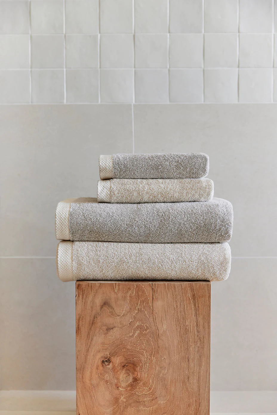 Torres Novas Bath Sheet "X from Scratch" (Gray)