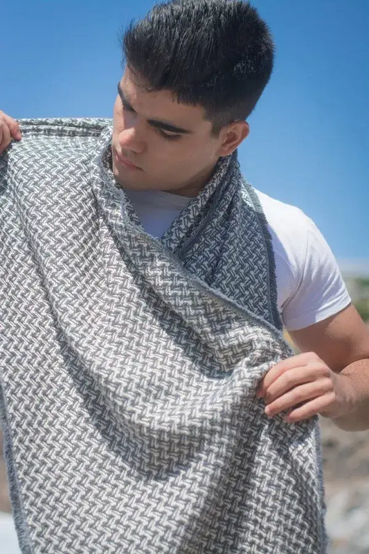 CHICoração Cotton Scarf // "Swallow" Gray