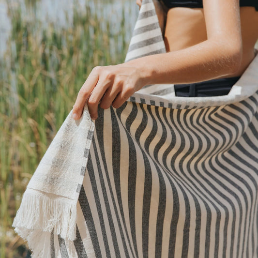 Barra Beach Towel // Black