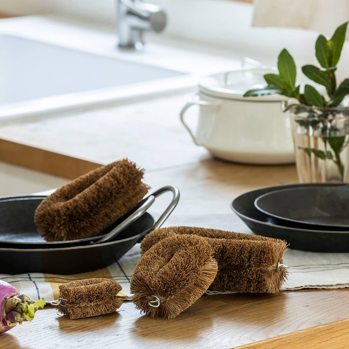 Kamenoko Tawashi Scrub Brush