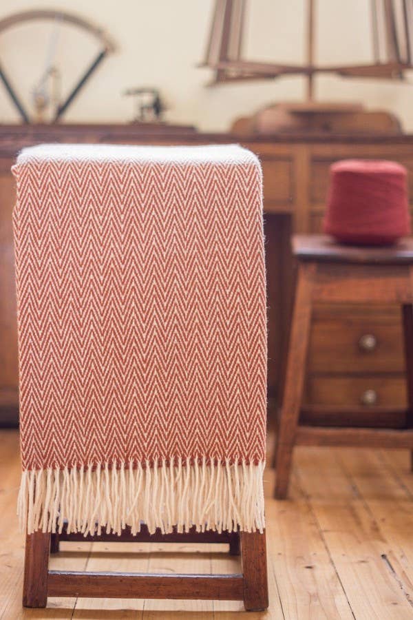 CHICoração Wool Blanket | "Thorn" Tile Red