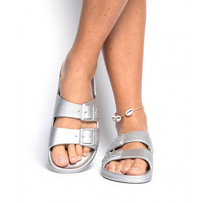 Cacatoès // Baleia Metallic Silver Sandals