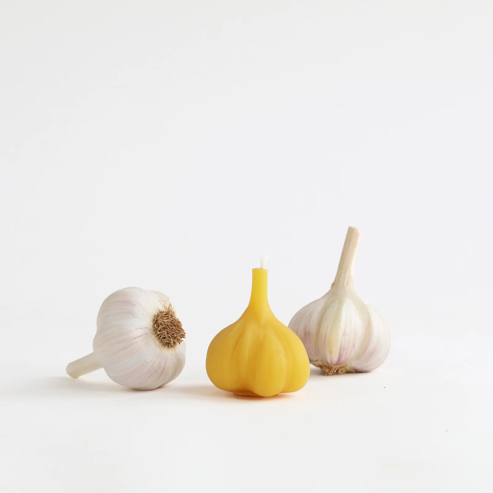 Artifaqt Garlic Beeswax Candle