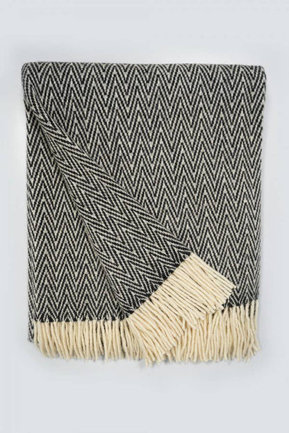CHICoracão Wool Blanket | "Thorn" Black