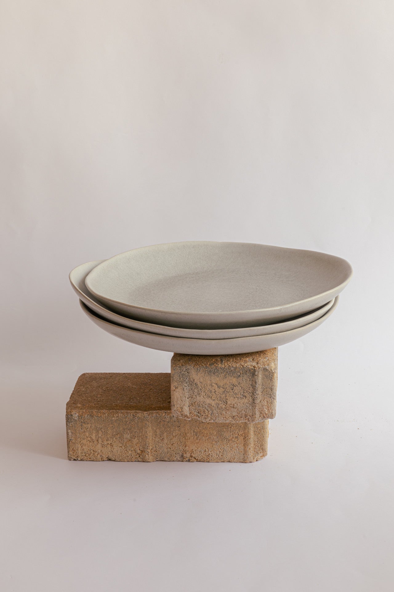 San Pi Stoneware Dinner Plate Set