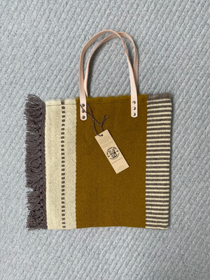 Open image in slideshow, FABRICAAL // Leather &amp; Fringe Large Handbag &quot;Gil&quot;

